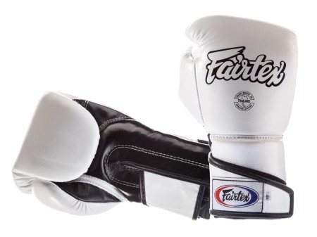 Fairtex Rękawice bokserskie BGV6 - white/black "ANGULAR SPARRING"