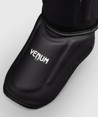 Venum_Ochraniacze_Piszczeli_i_Stopy_Streamline_black_white_4.jpg