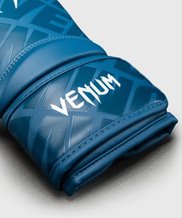 VENUM_06042_018_navy_blue_daniken_3.jpg