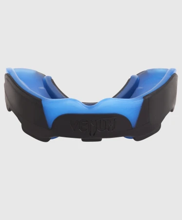 MOUTHGUARD_PREDATOR_BLACK_BLUE_Venum_Daniken_1