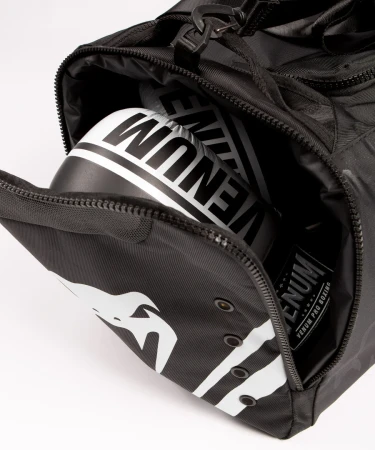 Torba sportowa - UFC Venum Authentic Fight Week7.webp